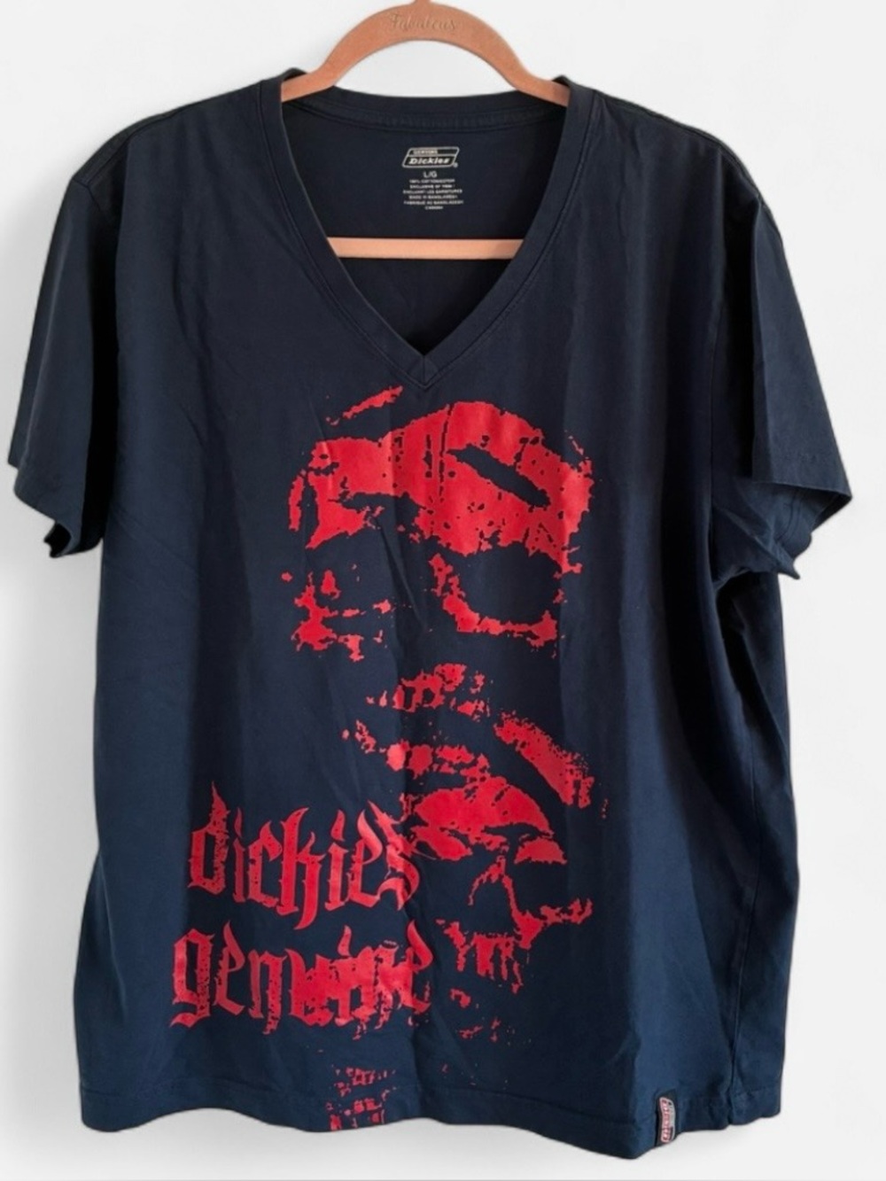 Genuine Dickies Navy Blue Graphic V-neck T-shirt with Distress Red Skull  NWOT
